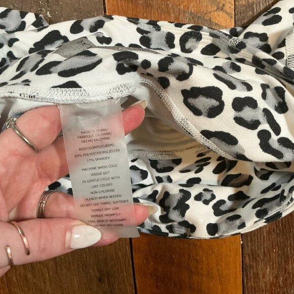 Betsey Johnson Performance Leopard Print Leggings Size Small - Picture 3 of 7